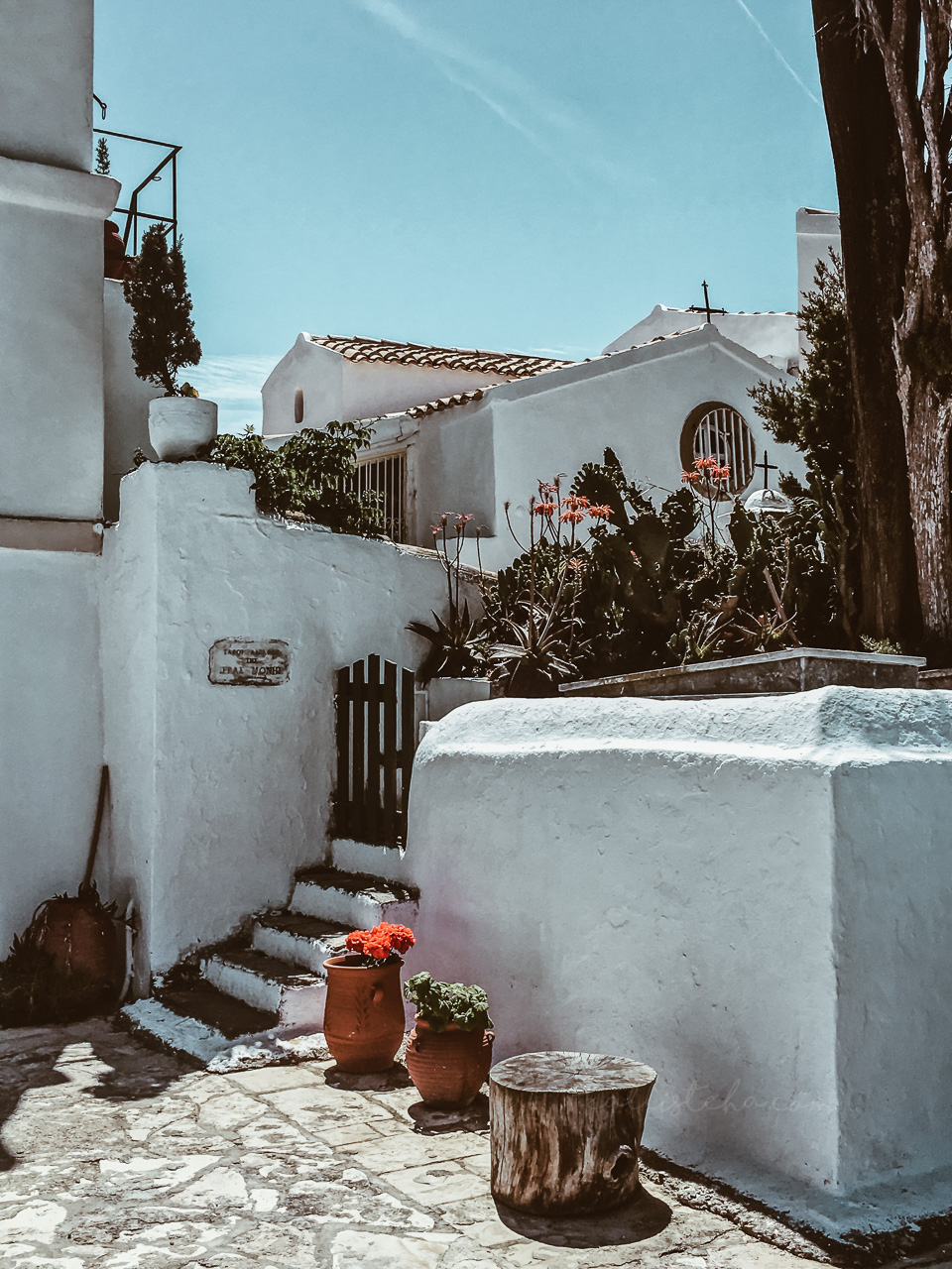 Escale à Corfou, petite ile authentique de Grèce. Au programme ? Photographies, récit et bonnes adresses hors des sentiers battus, me menant de la vieille ville de Corfou Town à Pontikonissi - Kallisteha, Voyages et vérités