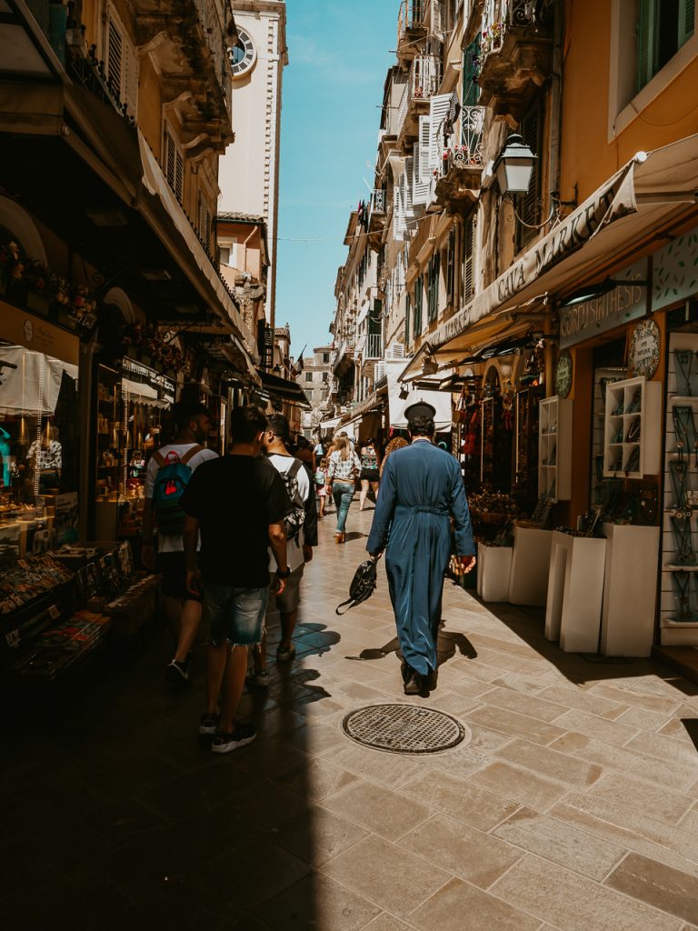 Escale à Corfou, petite ile authentique de Grèce. Au programme ? Photographies, récit et bonnes adresses hors des sentiers battus, me menant de la vieille ville de Corfou Town à Pontikonissi - Kallisteha, Voyages et vérités