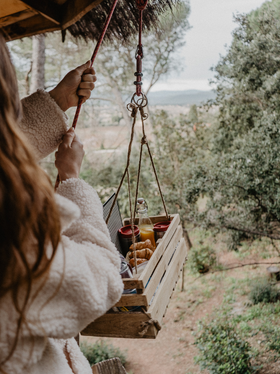Parenthèse insolite dans le var sur la Côte d'Azur, ou comment dormir dans les arbres, perché en haut d'une cabane en bois ! Dépaysement nature garanti - Kallisteha, voyages et vérités